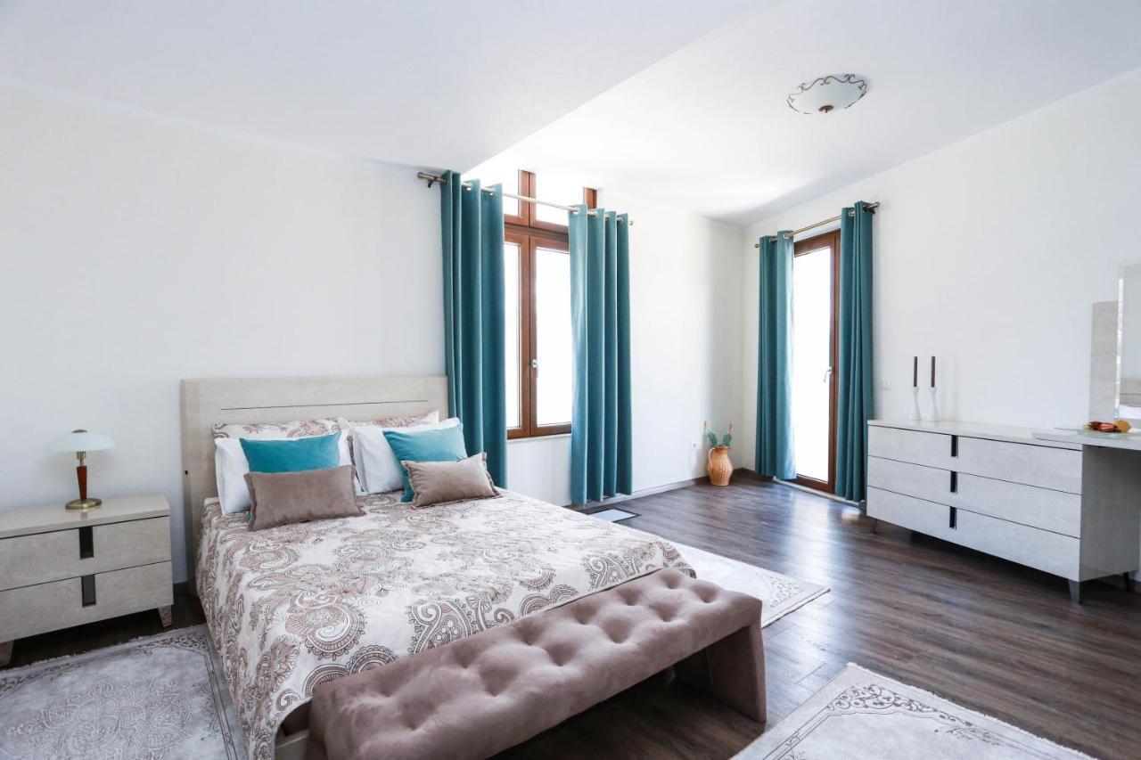 Villa Semiramis Tivat Bagian luar foto