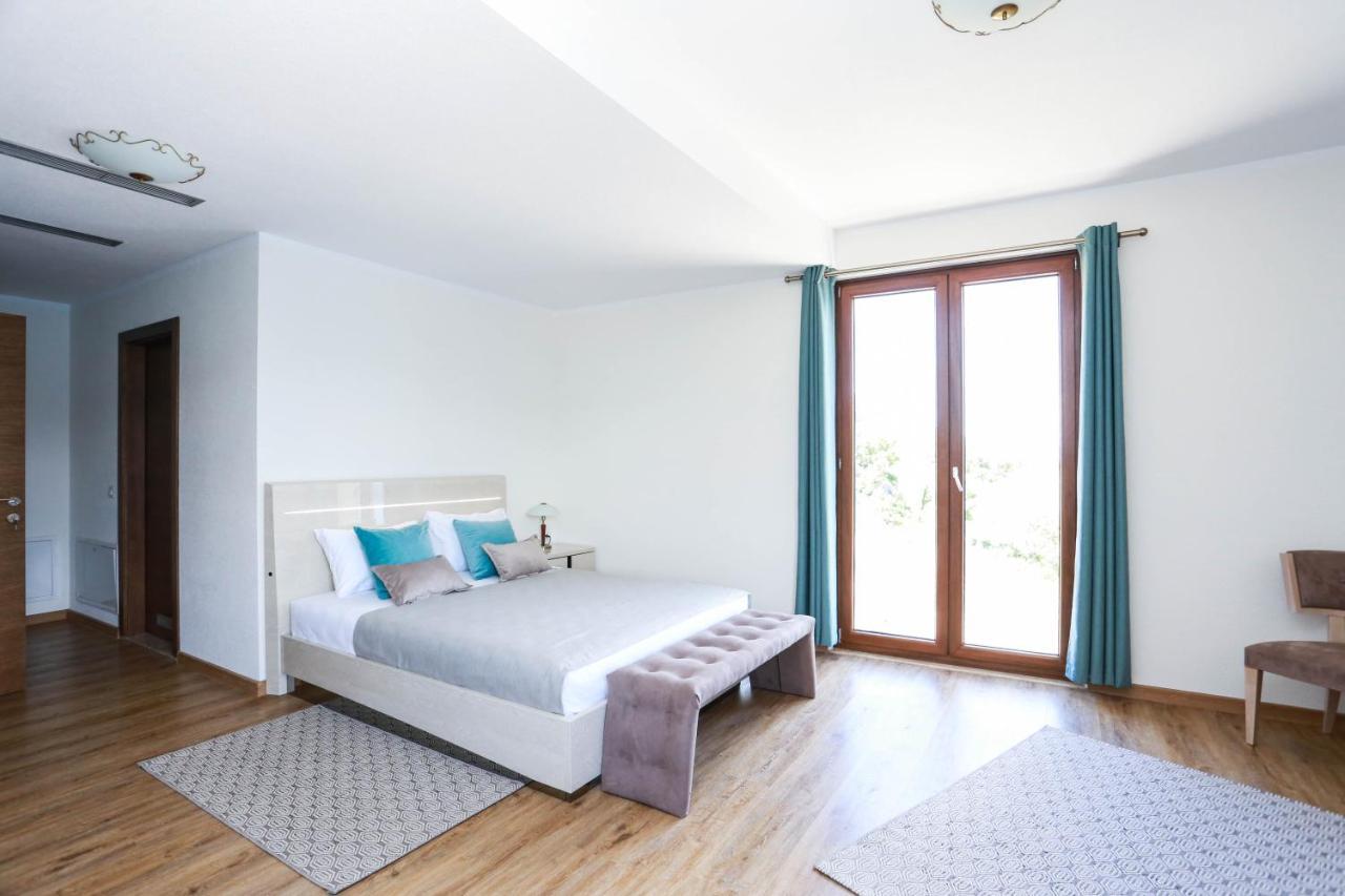 Villa Semiramis Tivat Bagian luar foto