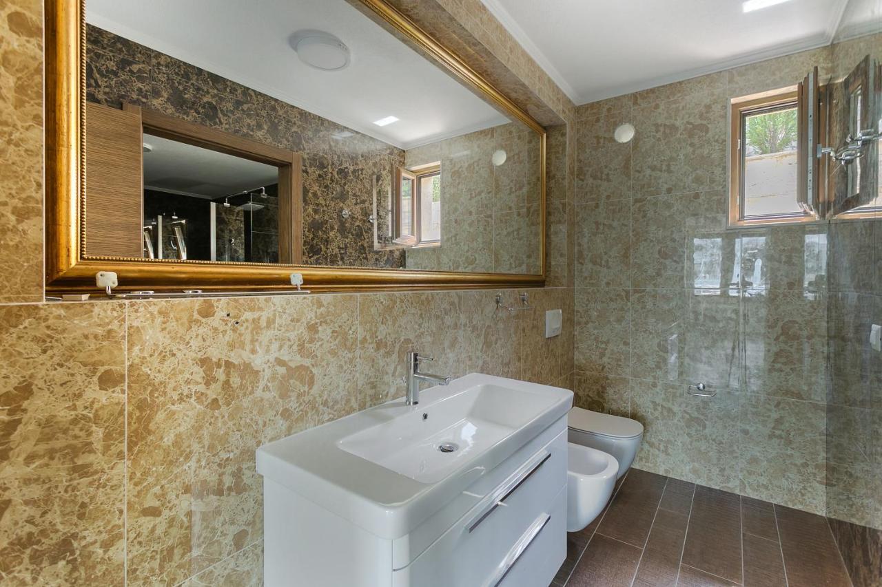 Villa Semiramis Tivat Bagian luar foto